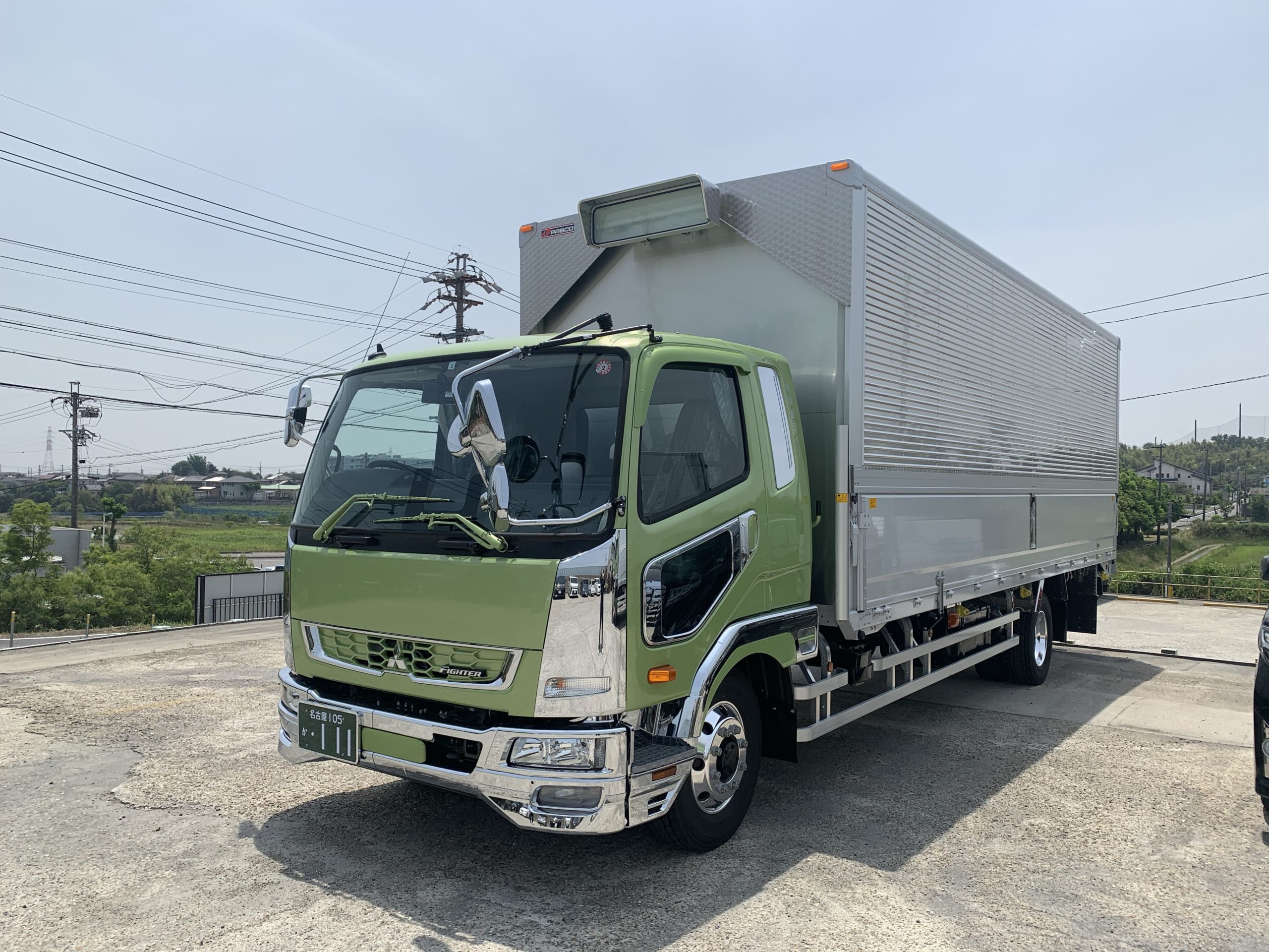 8トン車納車 愛知県大府市や豊明市でプロのトラックドライバー トラック運転手がいる運送会社は敬愛ラインへ